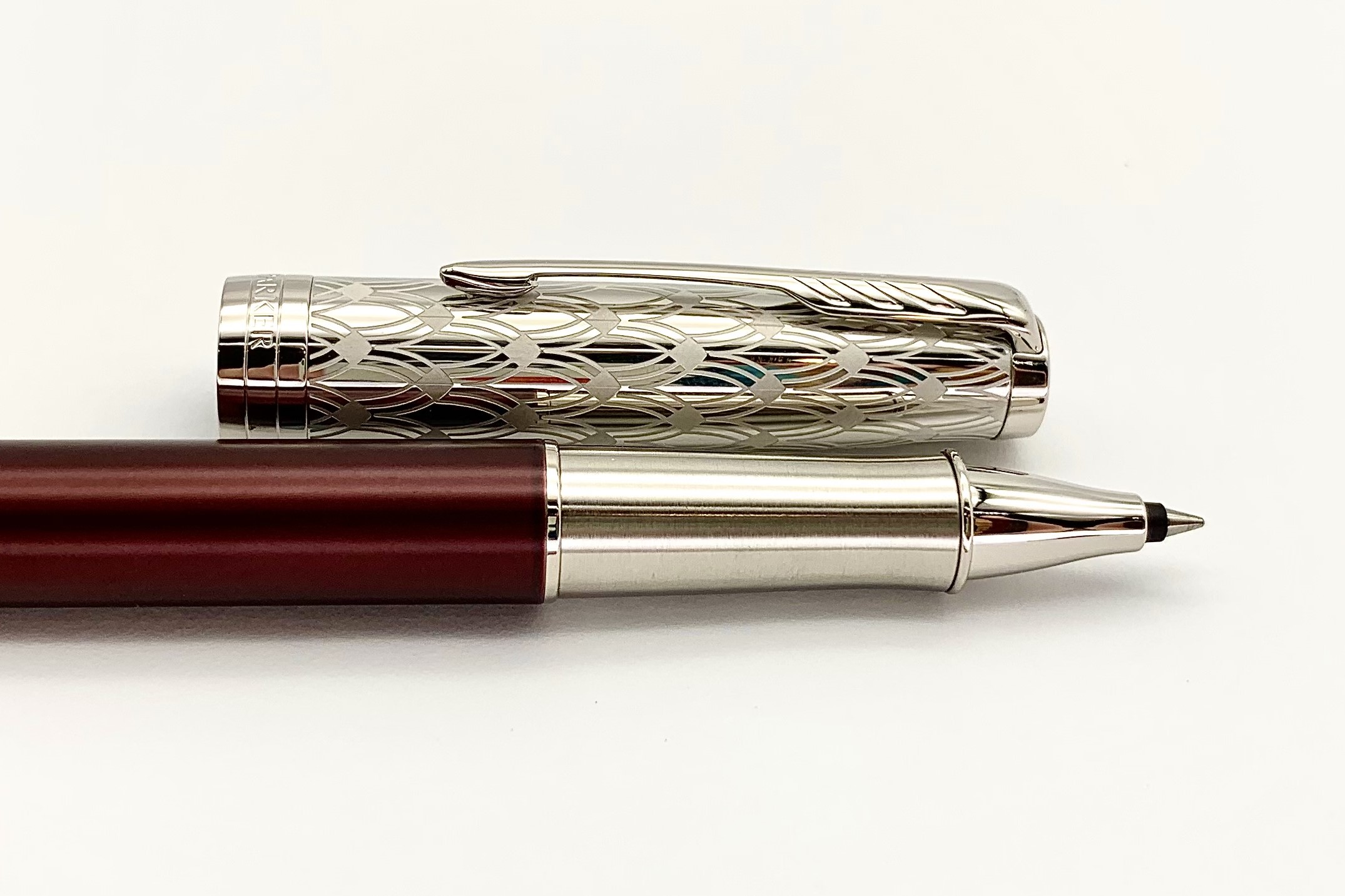 ParkerSonnetMetalAndRedLacquerRollerBallPen_h